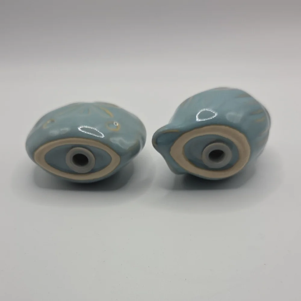 Salt And Pepper Shakers. Seashells Blue
